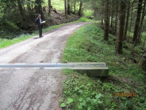 Stationnement à Falli-Hölli et montée par la route