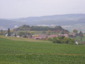 Vue de Trey et, au fond, Granges-près-Marnand