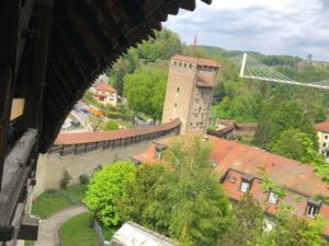 et retour par les remparts
