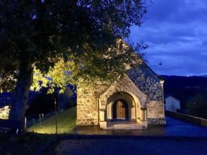nous et l'église de Granges.