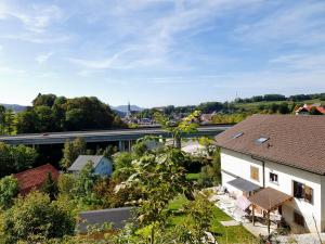 Vue au début de la montée sur le chemin de la Planière
