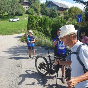 Partis de Chardonne nous le rencontrons à Popraz.