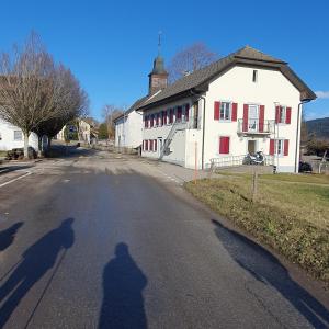 son entrée,