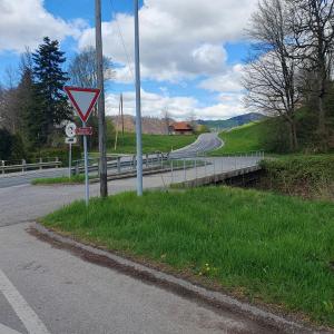 Sur le Ru après la traversée de la route cantonale.