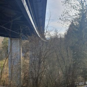 Le pont de l'autoroute