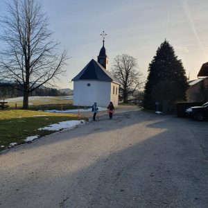 Mouna (après la traversé de la ligne de chemin de fer).