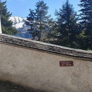 Charrière des Morts et pause avec une bonne bière (sans alcool) à Gruyères.