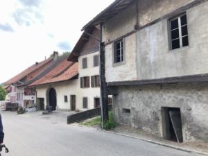 et retour à