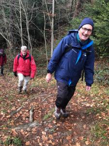 dans la forêt avant