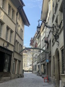 La rue des Epouses