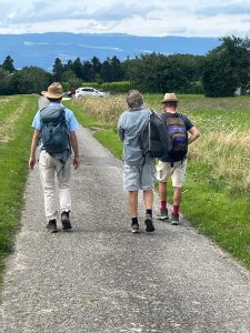 en direction du lac.