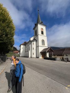 vers l'église.
